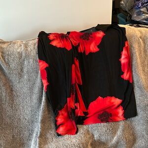 Cruise wear Red Poppy tank and capris set
